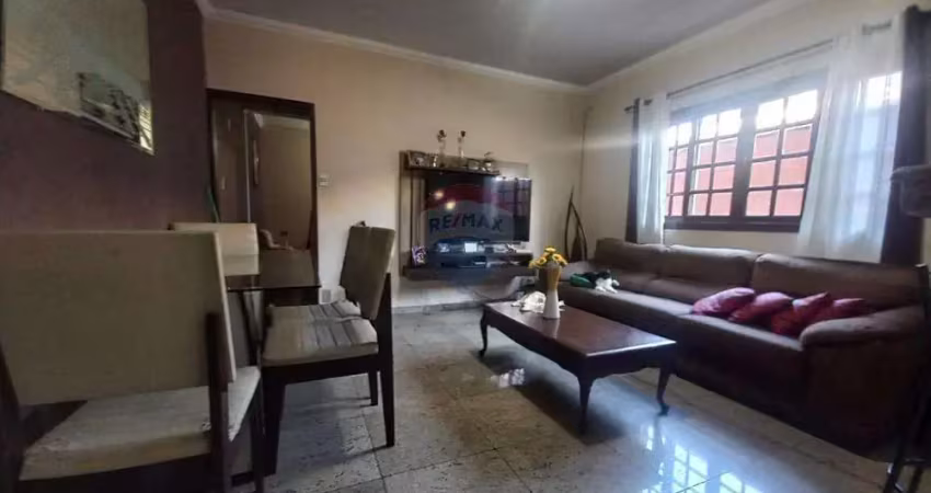 Excelente Casa Ideal em Parque São Vicente!