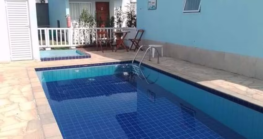 CASADE VILLAGIO NO BAIRRO MAITINGA.