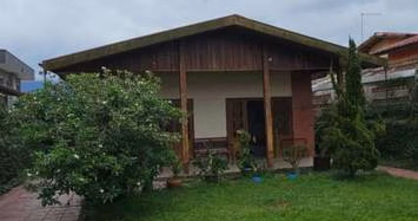 Á  CASA  VENDA, NO BAIRRO RIO DA PRAIA.