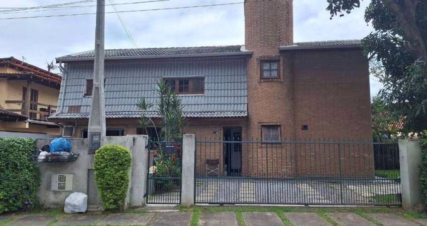 Casa com 5 dormitórios à venda, 216 m² por R$ 1.650.000 - São Francisco - São Sebastião/SP