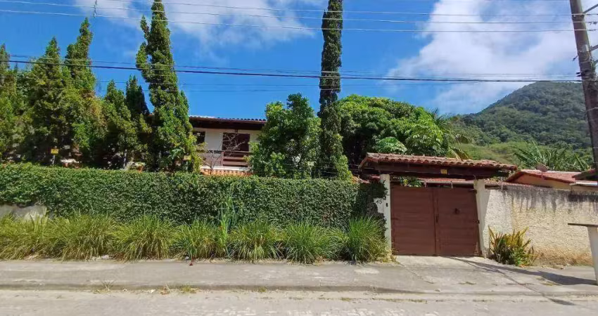 Casa com 3 dormitórios à venda, 276 m² por R$ 2.100.000 - Barequeçaba - São Sebastião/SP