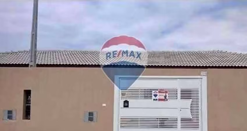 Casa com 2 Dormitórios à 500 metros da Praia, no Bairro Vista Linda em Bertioga-SP.