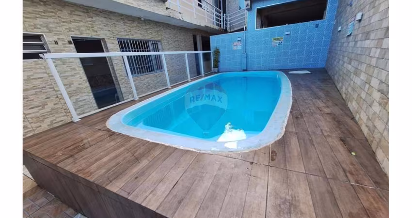 CASA A VENDA NO CENTRO DE BERTIOGA-SP, 5 DORMITORIOS E PISCINA.