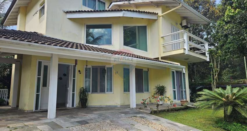 Casa a venda no Condomínio Hanga Roa - Bertioga-SP com 7 suítes