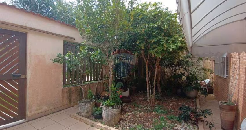 Casa à venda no bairro do Indaiá em Bertioga-SP, com 3 quartos e 4 banheiros, 250 metros da praia