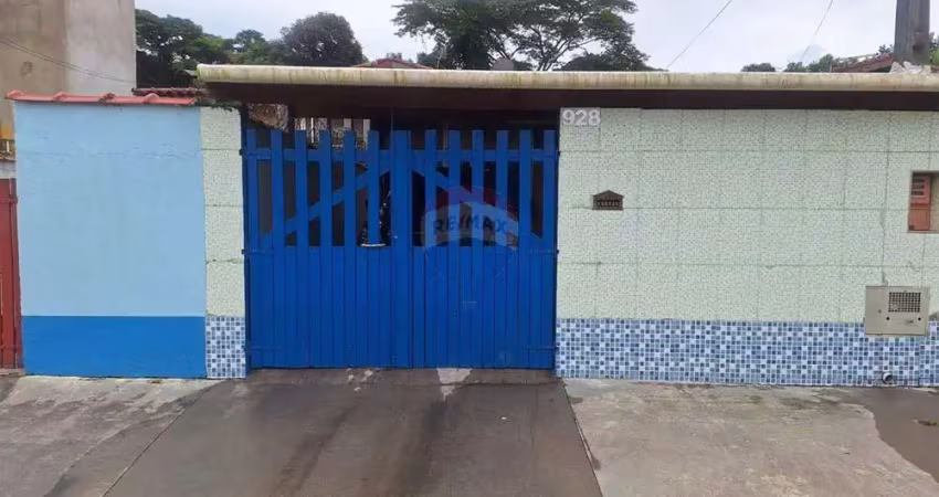 Casa com piscina à venda no centro de bertioga – 2 quartos