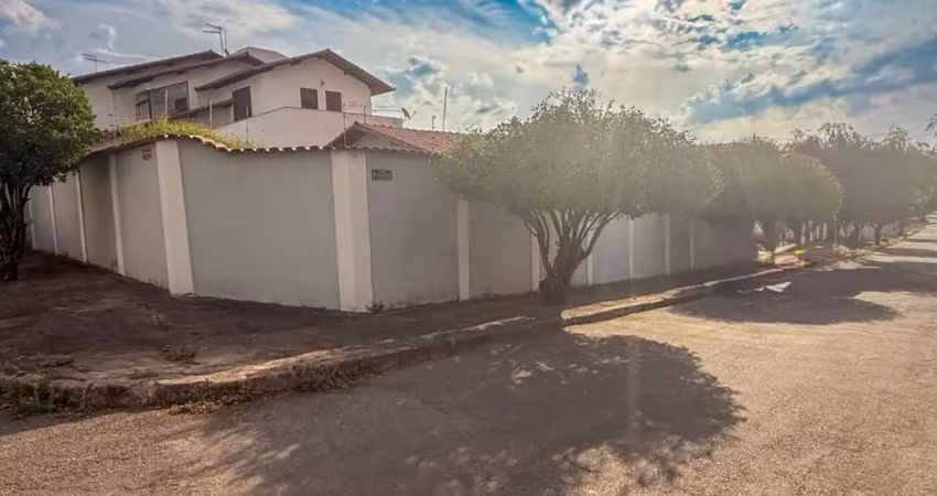 Casa com 3 quartos à venda na Altino Caetano, 12345, Ingá Alto, Betim