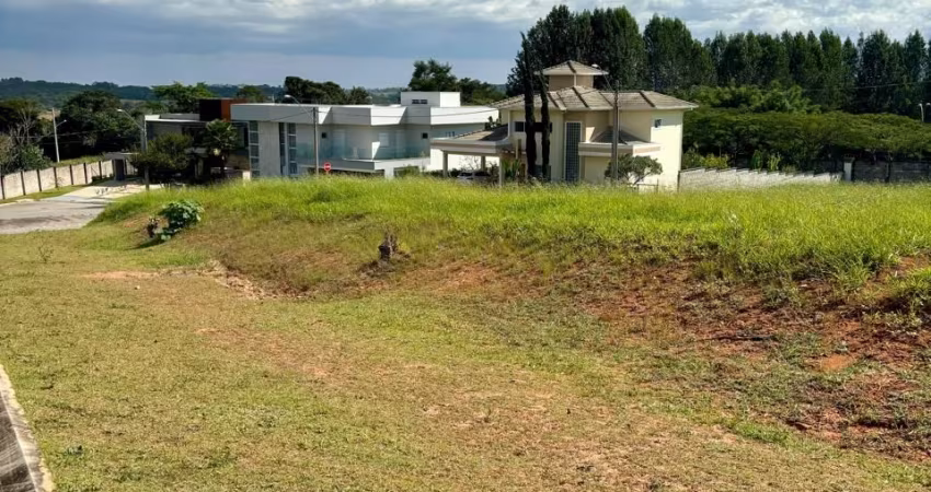 OPORTUNIDADE! Terreno com 1.590m² de área total no Condomínio Terras Caxambu