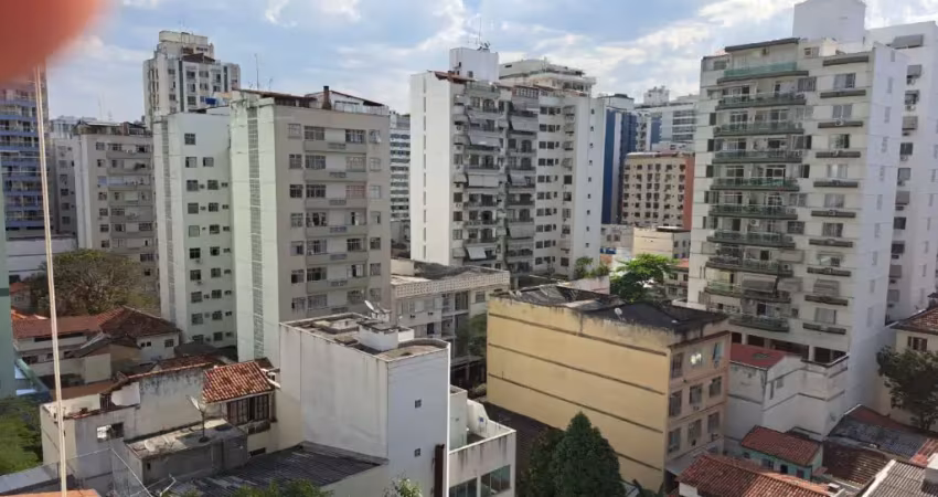 São duas suítes incríveis nesse apartamento!
