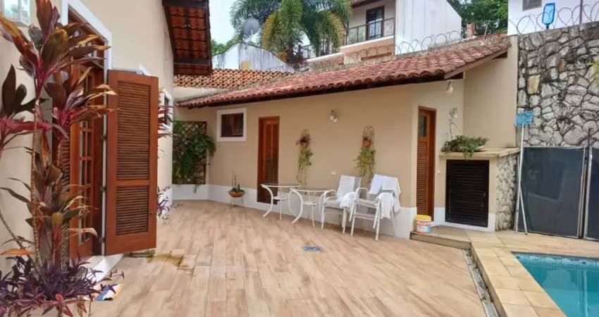 Casa com 4 quartos à venda na Rua Jornalista Carlos Vilhena, 470, Piratininga, Niterói