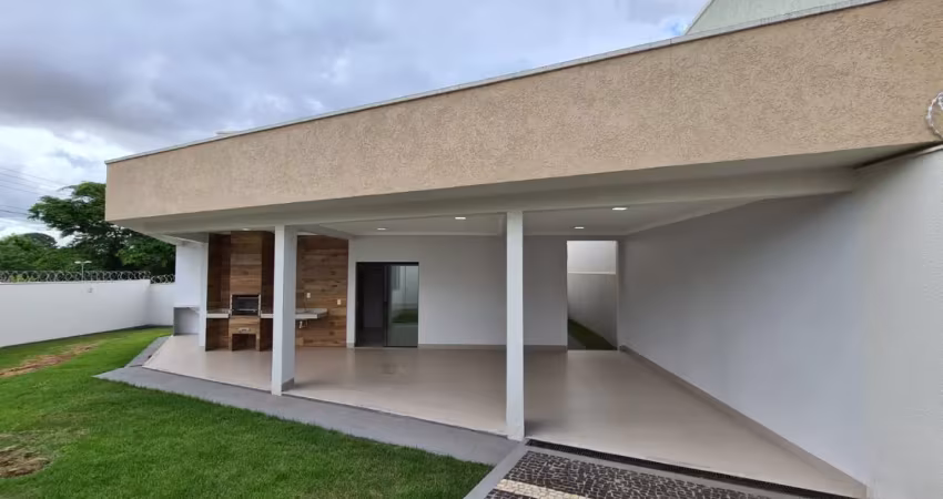 Linda casa de esquina, 3 quartos com suite, 4 vagas de garagem, nova, repleta em armarios, em frente ao parque st. faiçalville