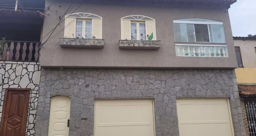 Casa para Venda em Juiz de Fora, Vila Ozanan, 5 dormitórios, 1 suíte, 4 banheiros, 6 vagas