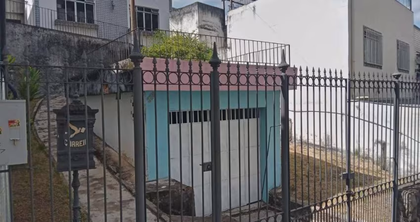 Casa para Venda em Juiz de Fora, São Mateus, 4 dormitórios, 1 suíte, 2 banheiros, 2 vagas