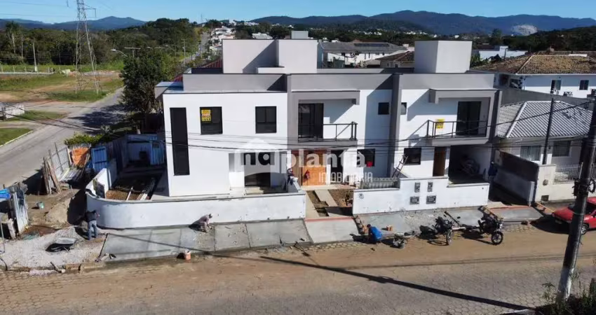 Sobrado à venda no bairro forquilhas em são josé-sc, com 2 quartos, 2 suítes, 2 vagas
