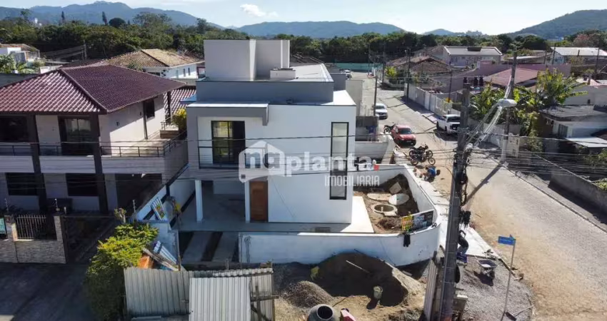 Sobrado à venda no bairro forquilhas em são josé-sc, com 3 quartos, 1 suíte, 2 vagas