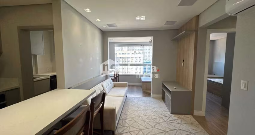Apartamento à venda no Bairro Nossa Senhora do Rosário em São José-SC, com 2 quartos, 1 suíte, 1 vaga