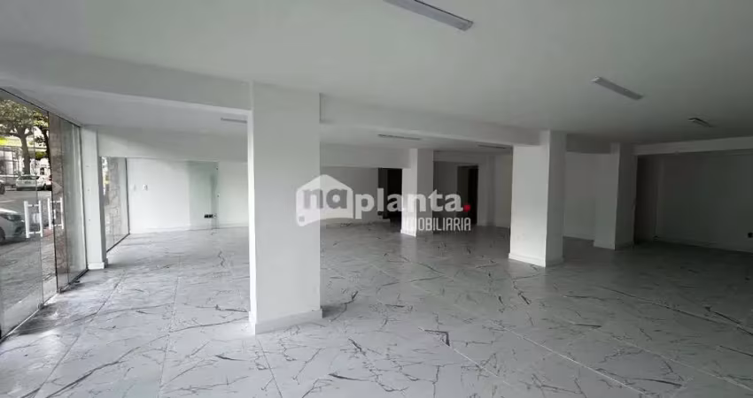 Loja para aluguel no Bairro Estreito em Florianópolis-SC, com , 2 vagas
