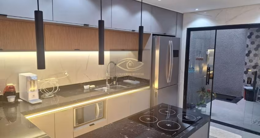 Imperdível oportunidade de adquirir casa de alto padrão na Vila Beatriz, São Paulo - SP, com 3 quartos, 1 suíte, 2 salas, 4 banheiros, 4 vagas de garagem e 150,00 m² de área.