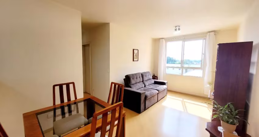 Excelente apartamento de 2 quartos no último andar (3° pavimento)