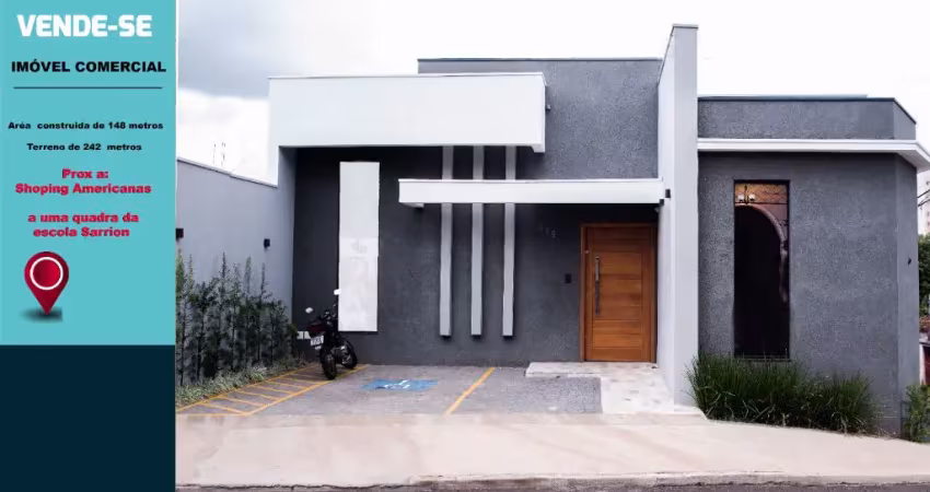 Excelente casa comercial ótimo para clínica como para studios.