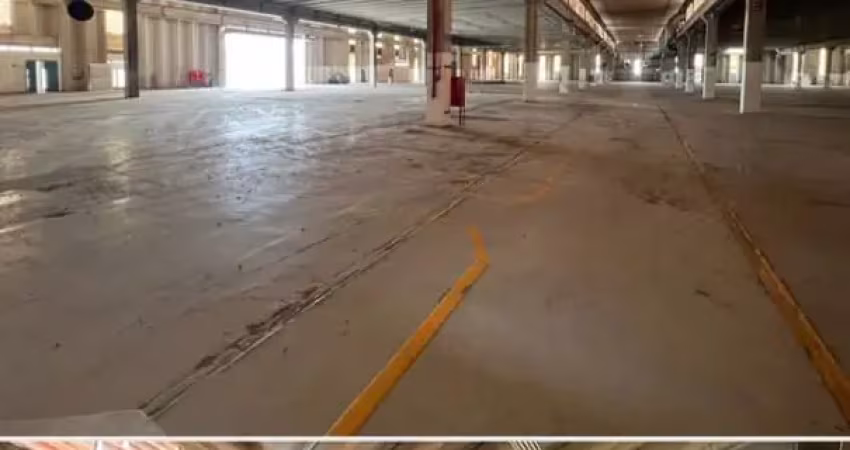 Execente galpão para logística ou empresa de transportes terrestres nas margens da rodovia dutra
