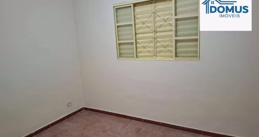 Casa com 3 dormitórios para alugar, 137 m² por R$ 2.555,09/mês - Vila Tesouro - São José dos Campos/SP