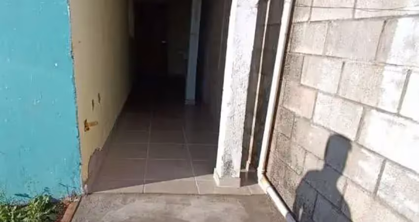 Alugue já casa no bairro monterrey em louveira-sp! 1 quarto, 1 sala, 1 banheiro e 70,00m² de pura comodidade.