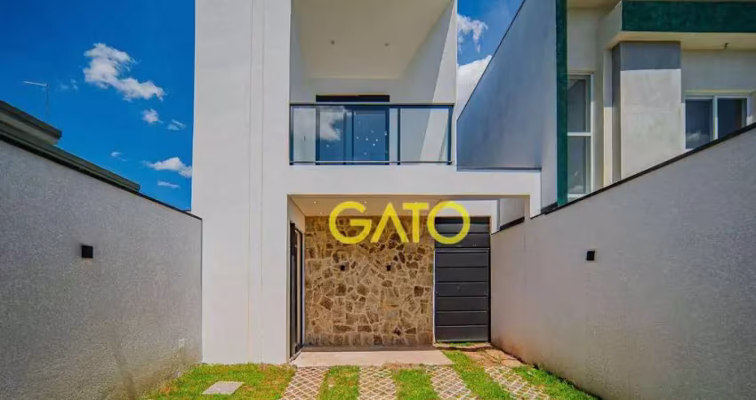 Casa em condomínio para venda e locação em Santana de Parnaíba/SP.