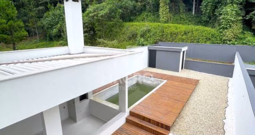 Sobrado alto padrão | Barra do Rio Cerro | 4 suítes | 225m²