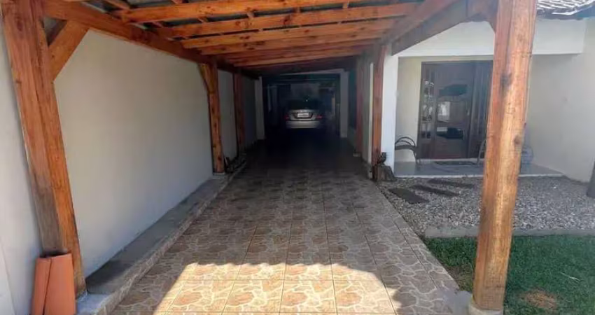 Casa c/ piscina | barra | 3 quartos (2 suítes) | 140m²