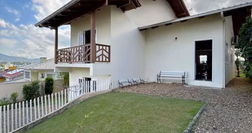 Casa | amizade | 3 quartos ( sendo 1 suíte) | 192m² (378m² de terreno)
