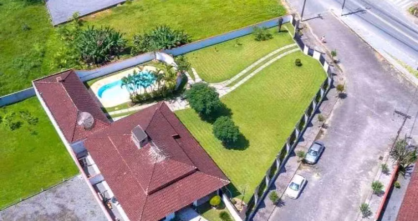 Casa | centro (schroeder) | 4 quartos (2 suítes) | 271m²