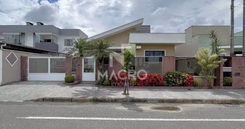 Casa | Três Rios do Sul | 3 quartos | 144m²