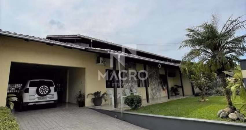 Casa com Piscina | São Luís | 4 quartos | 196m²