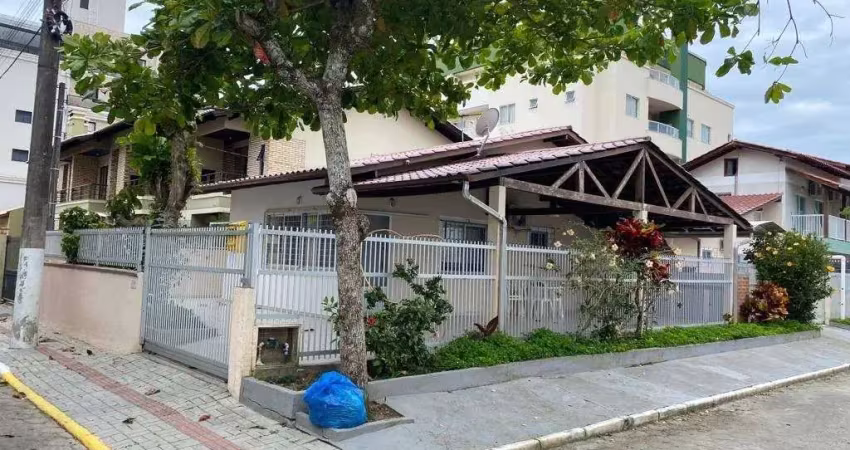 Casa com 3 quartos à venda em Bombas, Bombinhas 