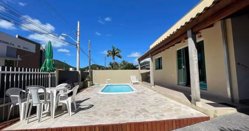 Casa com 3 quartos à venda na Rua João de Barro, Bombas, Bombinhas