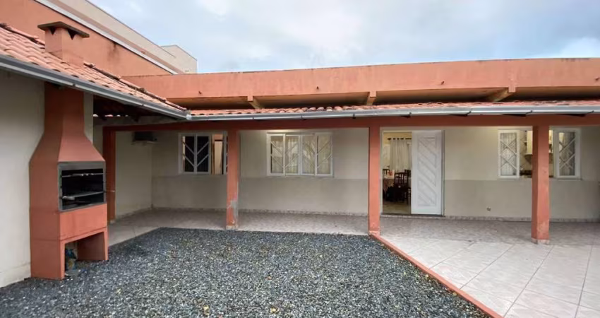 Casa Próxima a Praia em Zimbros