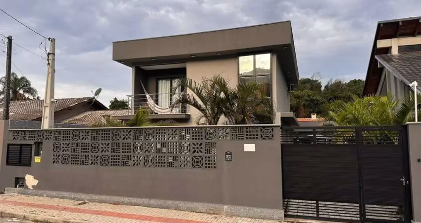 Casa de 4 suítes á venda - bairro bombas - bombinhas/sc