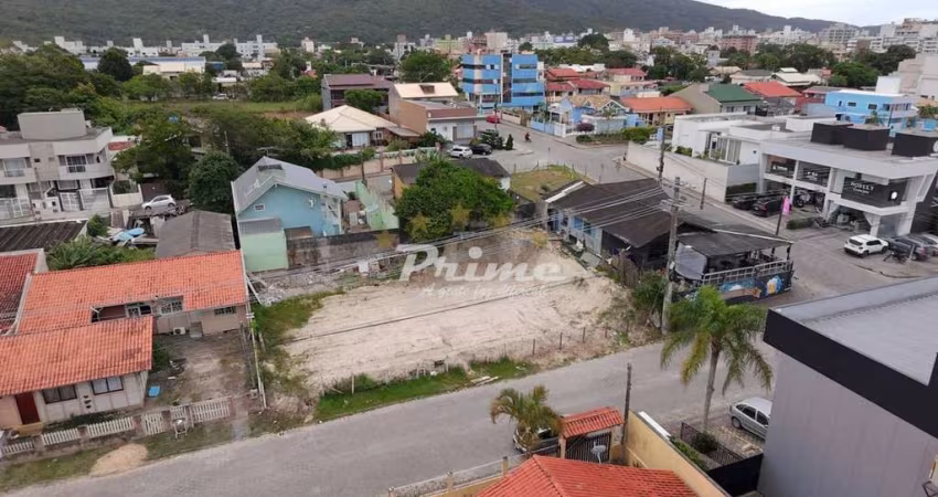 2 Terrenos á Venda no Bairro Bombas - Bombinhas/SC