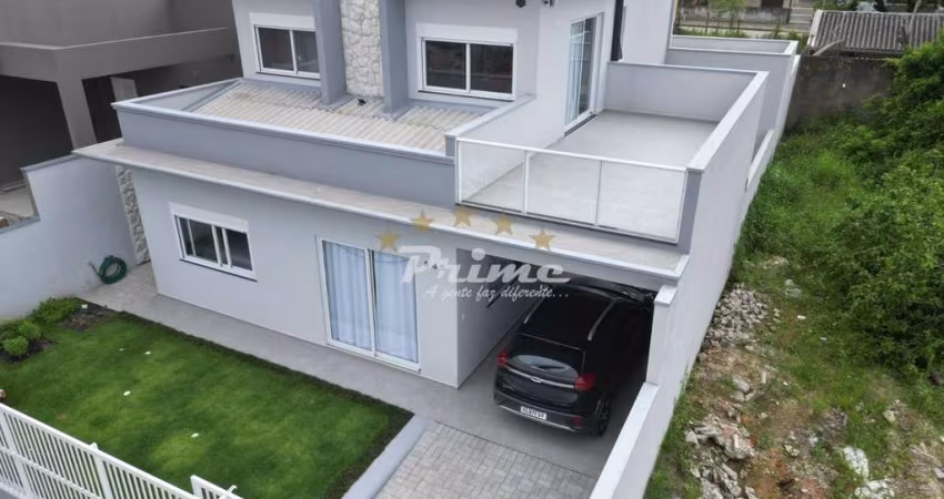 Linda Casa quadra mar na praia de zimbros