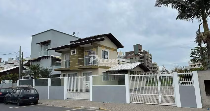 Sobrado de 2 quartos a Venda em Bombas - Bombinhas/SC