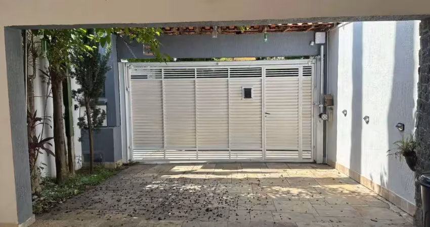 Casa com 3 quartos para alugar na Rua Bartolomeu Feio, 345, Vila Cordeiro, São Paulo