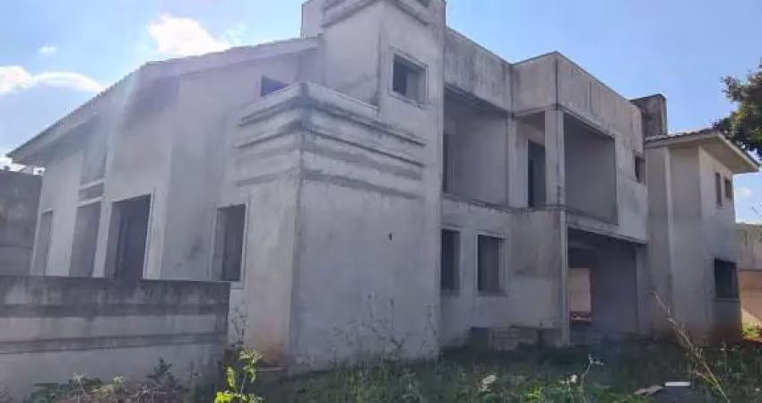 Casa a ser terminada.  imóvel com potencial comercial.