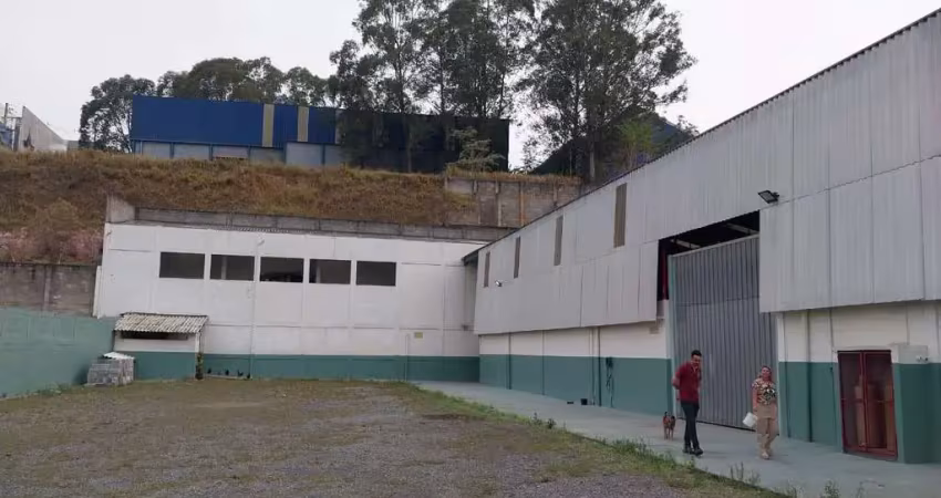 Galpão comercial à venda - 700m² de àrea construída + 1000m² de pátio - santana de parnaíba