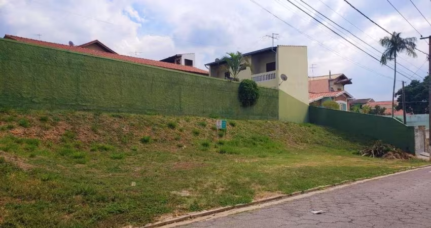 Terreno plano, centro Vinhedo, 300m2