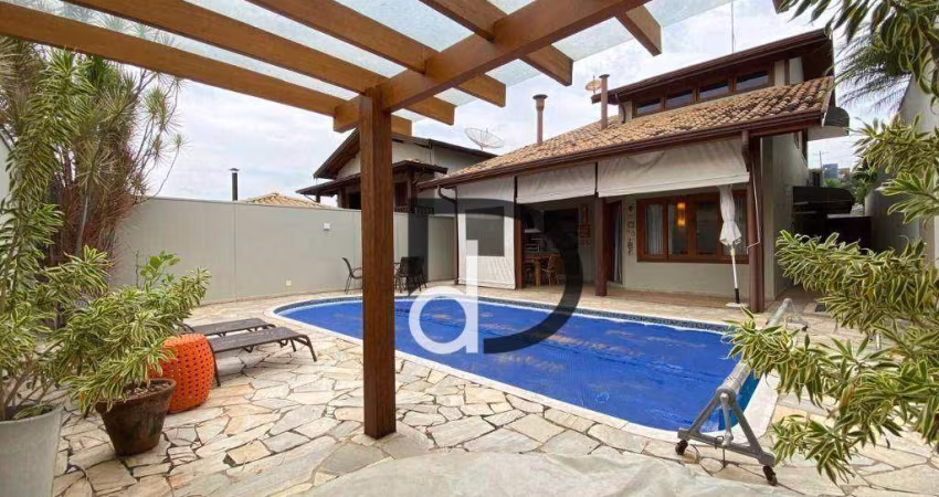 Casa Condomínio com piscina