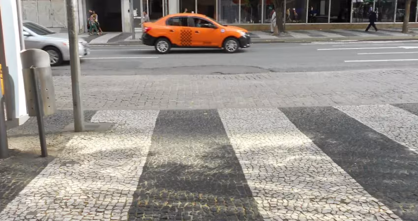 Sala comercial com 3 salas à venda na Avenida Marechal Floriano Peixoto, 228, Centro, Curitiba