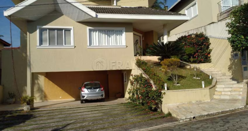 CASA EM CONDOMINIO 04 DORMITORIOS SENDO 02 SUITES - COLEGINHO JACAREÍ SP