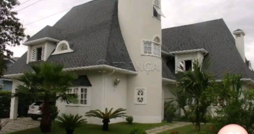 Casa em condomínio com 4 suítes - jd california - jacareí