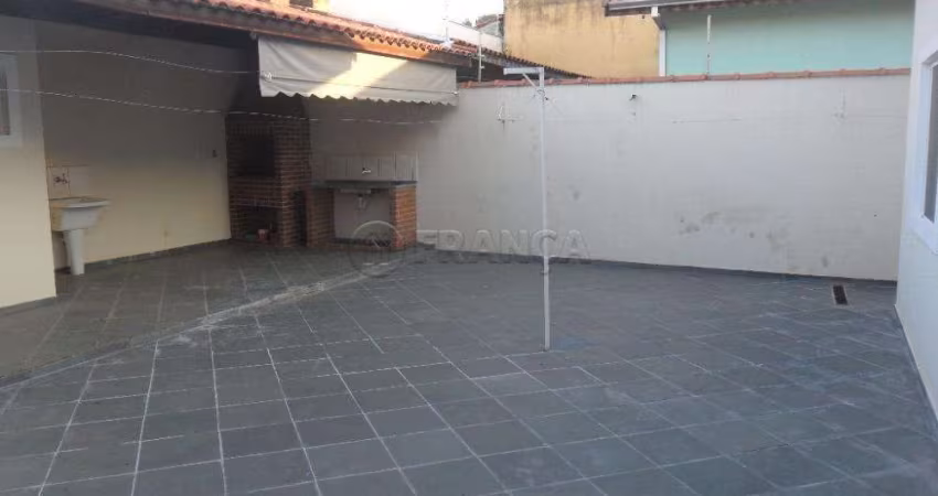 Casa de 03 dormitório a venda no Bairro Cidade Jardim